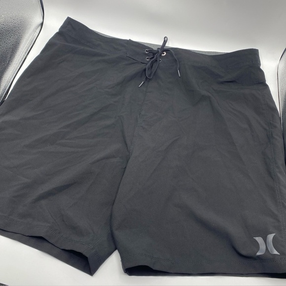 Hurley Swim Trunks Men's 38 Bathing Swimwear Surf Board Shorts 100691 Black - Picture 1 of 5